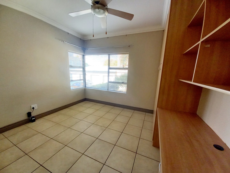 To Let 2 Bedroom Property for Rent in Dassie Rand North West